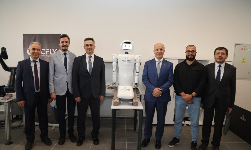 BTÜ’de yapay zekâ destekli insansı robot geliştirildi